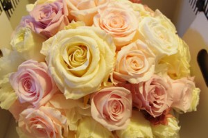 プリザーブドフラワー　ブーケ　優しいピンク